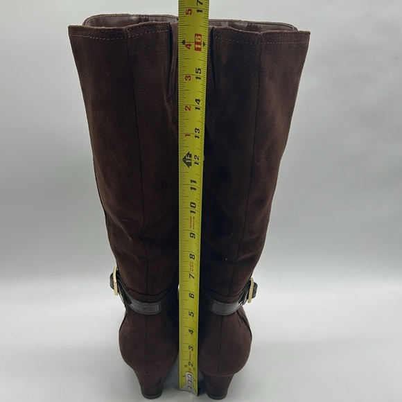 2529- East 5th Brown Over the Knee Boots Wedge Heel & Buckle Strap Size 7M NWT - Picture 7 of 10